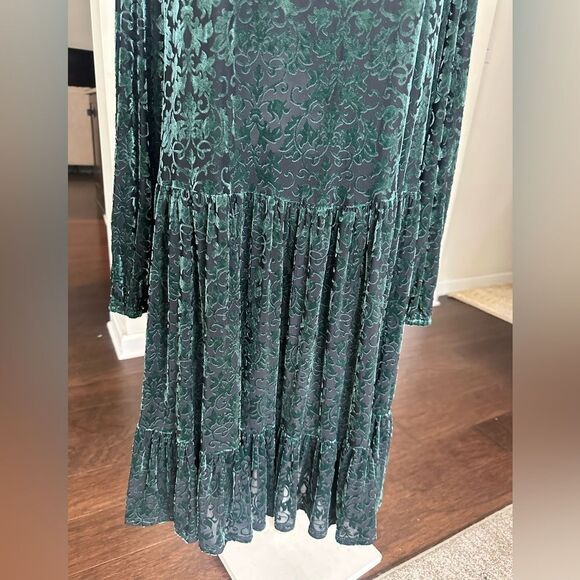 Maison Tara Green Floral Crushed Velvet Dress 14 - Picture 3 of 7